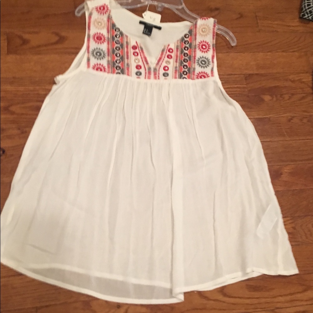 Sleeveless top so cute!